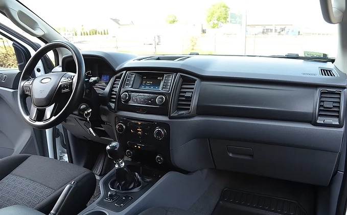Ford Ranger cena 85000 przebieg: 132800, rok produkcji 2016 z Gąbin małe 326